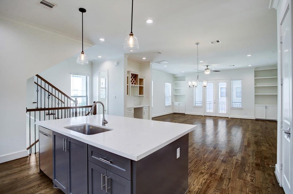 3832 Brinkman St, Houston TX  77018-2100 exterior