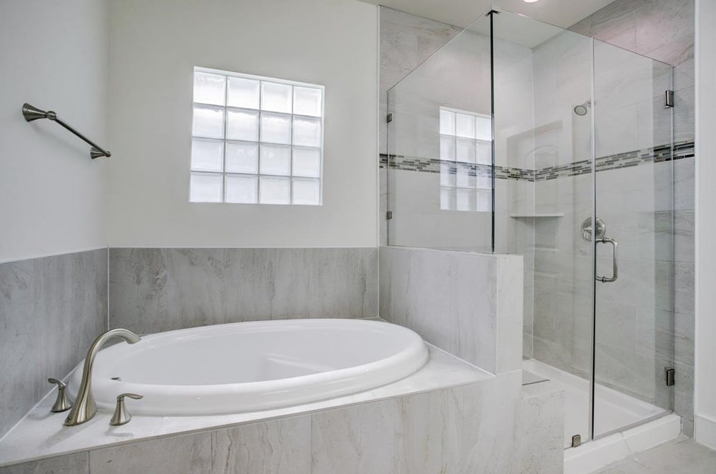 3832 Brinkman St, Houston TX  77018-2100 exterior