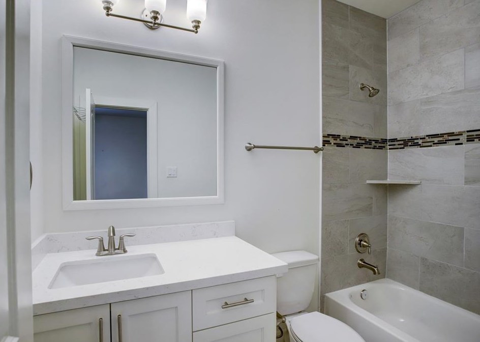 3832 Brinkman St, Houston TX  77018-2100 exterior