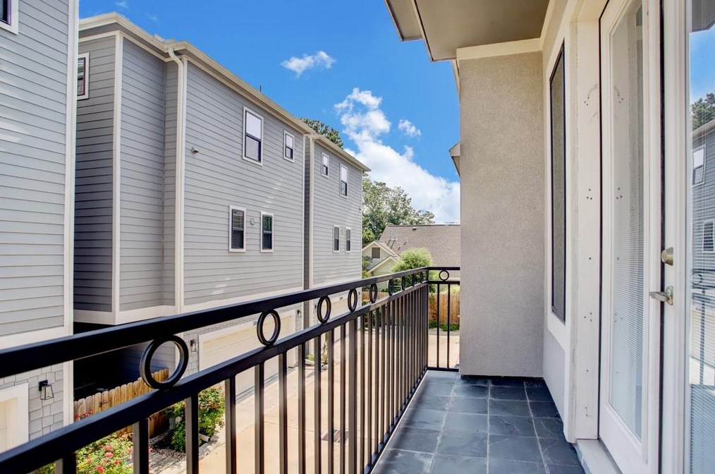 3832 Brinkman St, Houston TX  77018-2100 exterior