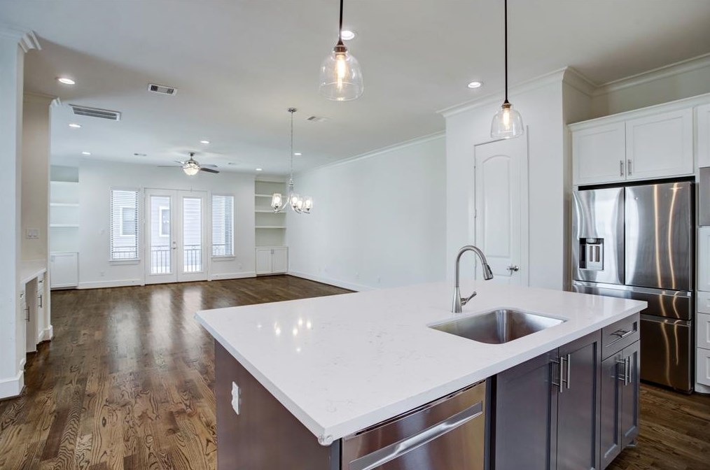 3832 Brinkman St, Houston TX  77018-2100 exterior