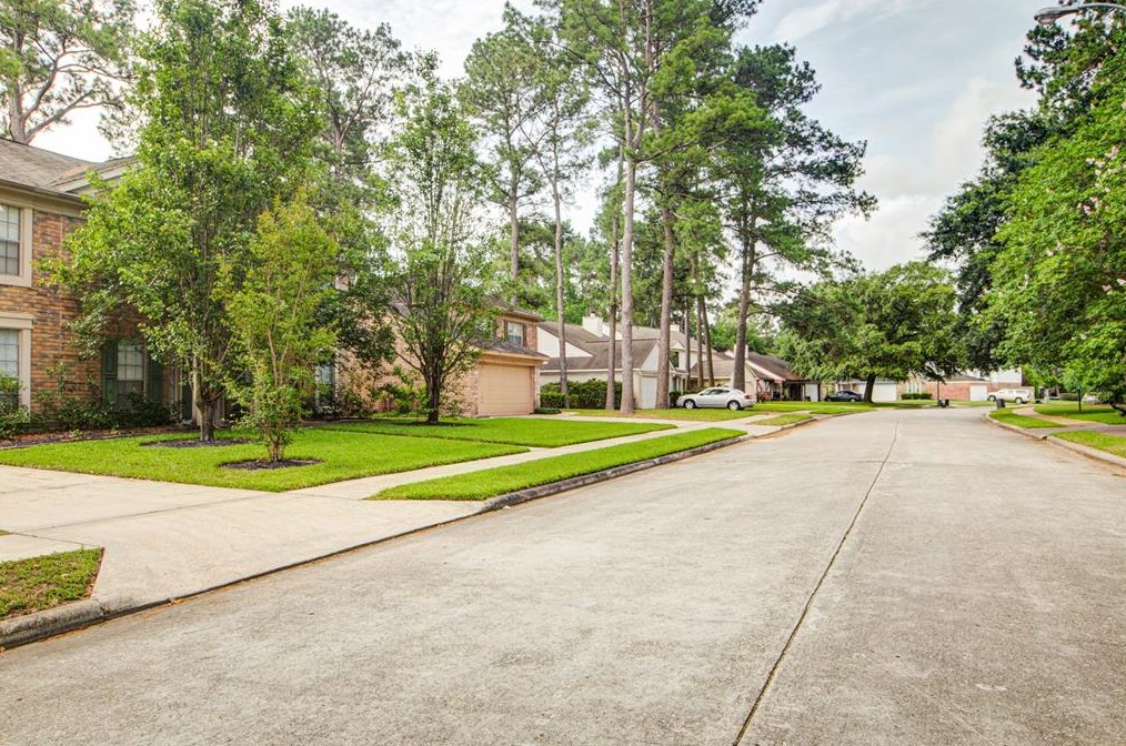 9307 Palm Shores Dr, Spring TX  77379-4472 exterior
