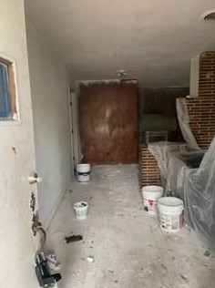 5827 Belcrest St, Houston TX  77033-2141 exterior
