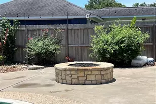 37 N Erik Dr, Angleton, TX 77515 - Photo 21