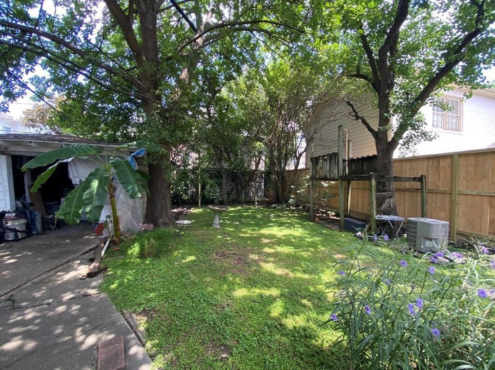 2612 Cason St, Houston TX  77005-3812 exterior