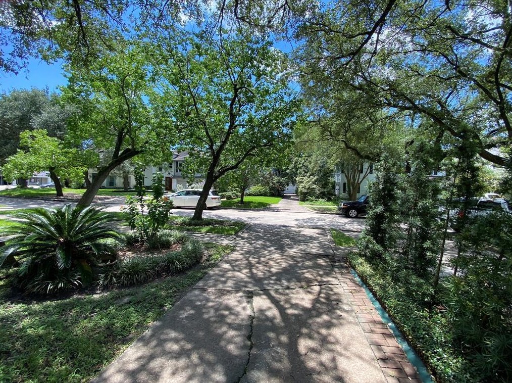 2612 Cason St, Houston TX  77005-3812 exterior