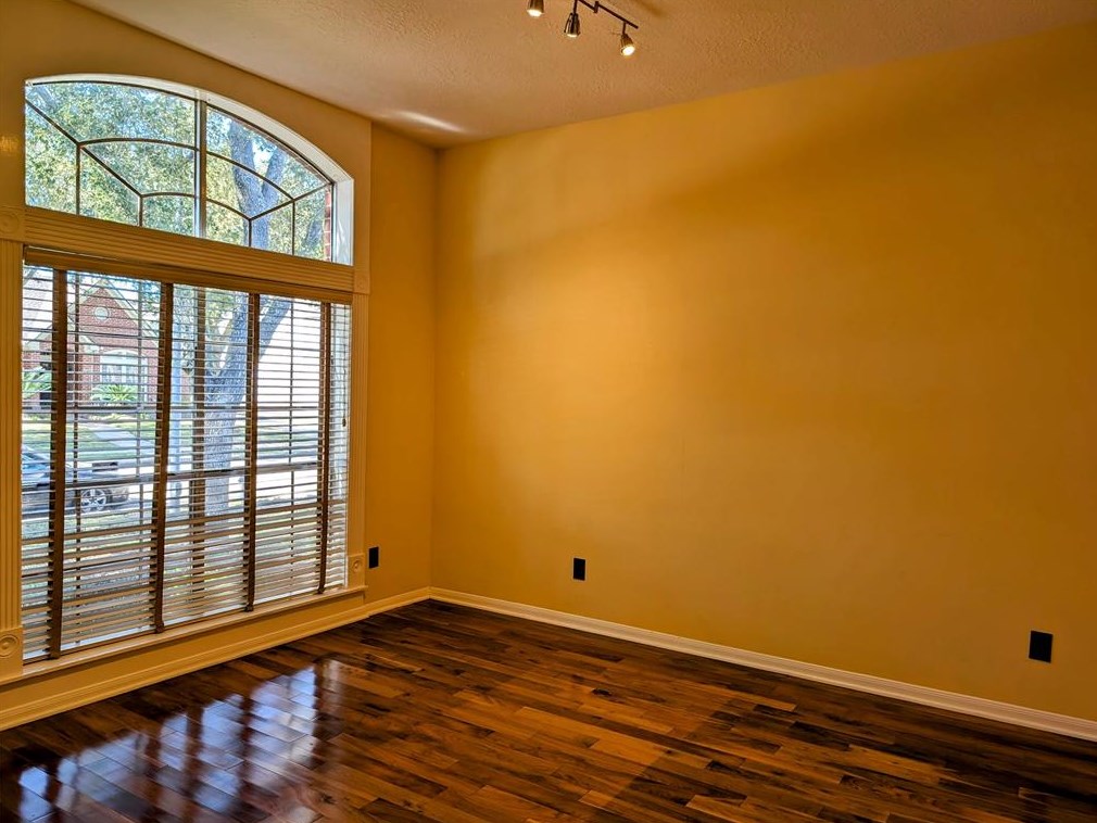3219 Shadowleaf Dr, Houston TX  77082-2359 exterior