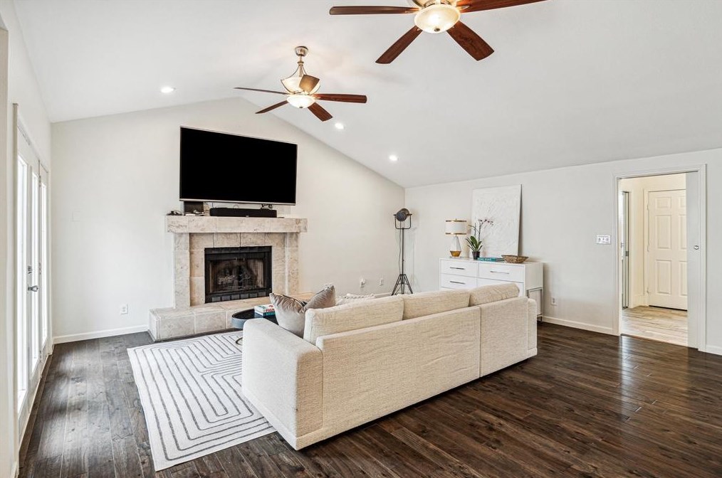 10027 Cedardale, Houston TX  77055-6026 exterior