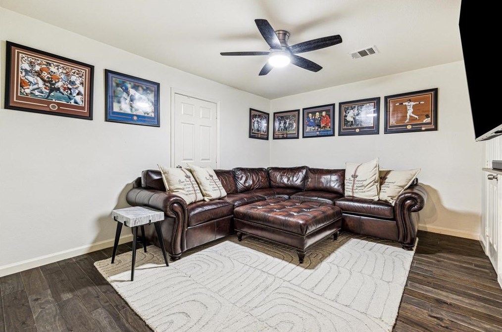 10027 Cedardale, Houston TX  77055-6026 exterior