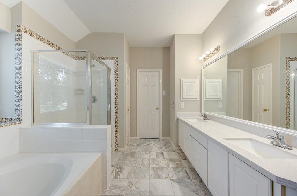 6331 Rexton Dr, Houston TX  77084-8511 exterior