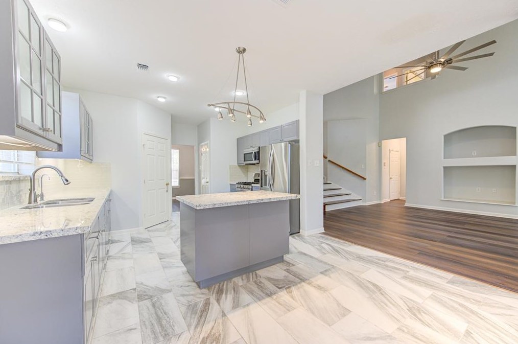 6331 Rexton Dr, Houston TX  77084-8511 exterior