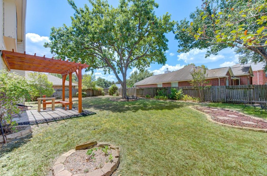 6331 Rexton Dr, Houston TX  77084-8511 exterior