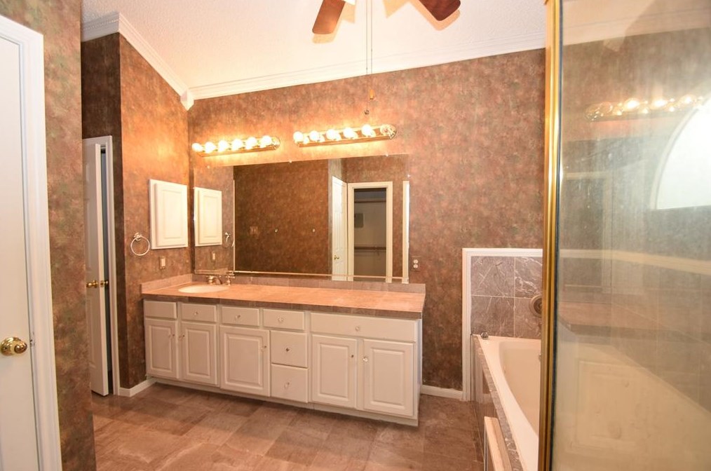1519 Brk Grv Dr, Katy TX  77450-5864 exterior