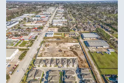 3913 Pinemont Drive, Houston, TX 77018 - Photo 1