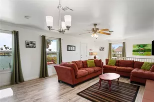 726 91st St, Galveston, TX 77554 - Photo 9