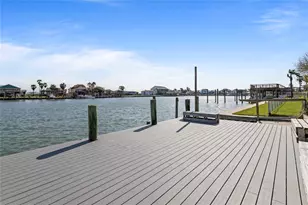 726 91st St, Galveston, TX 77554 - Photo 35