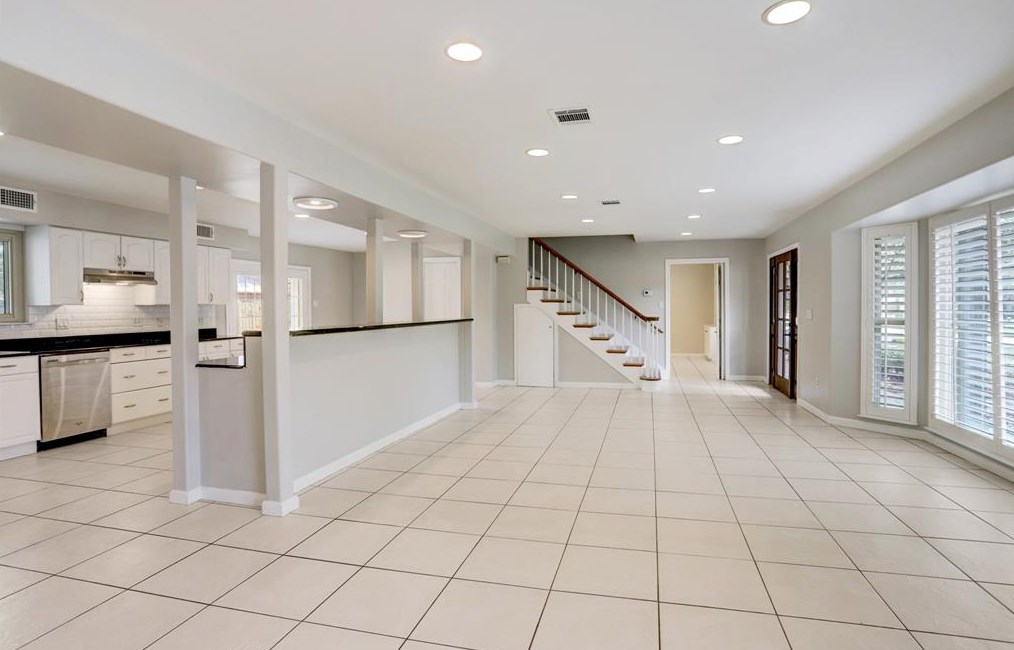 846 Wilcrest Dr, Houston TX  77079-3538 exterior