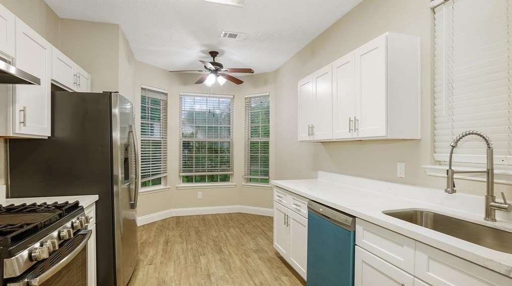 8019 Log Holw Dr, Houston TX  77040-1808 exterior