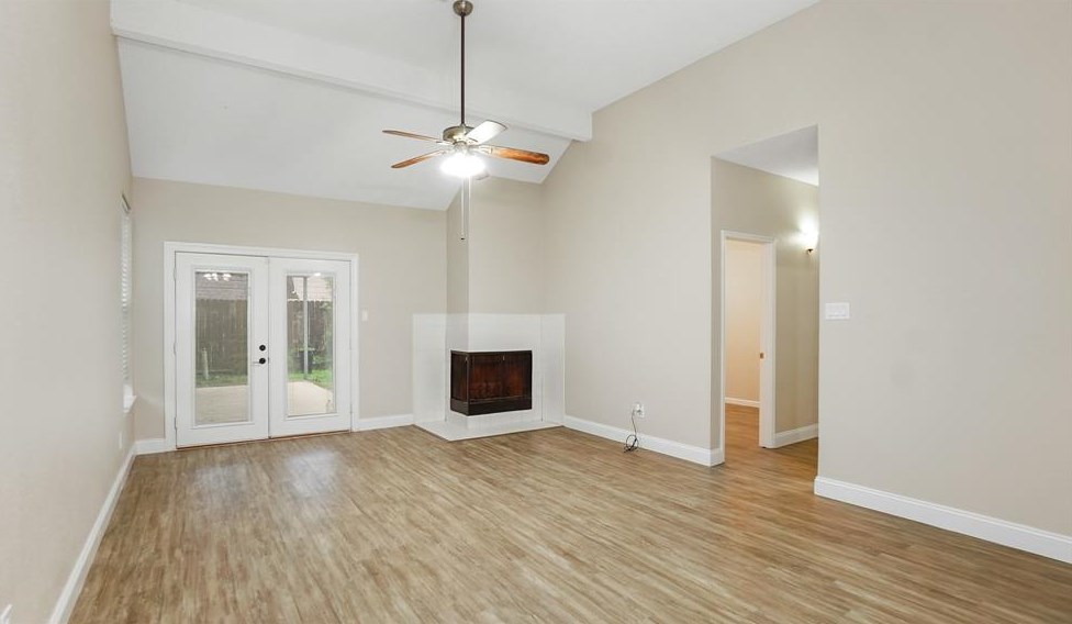 8019 Log Holw Dr, Houston TX  77040-1808 exterior