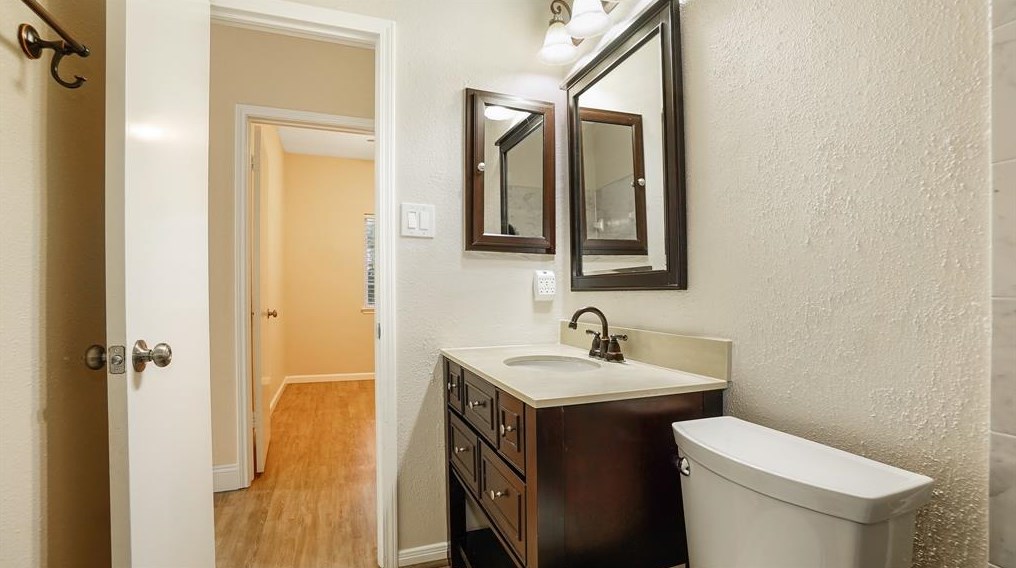 8019 Log Holw Dr, Houston TX  77040-1808 exterior