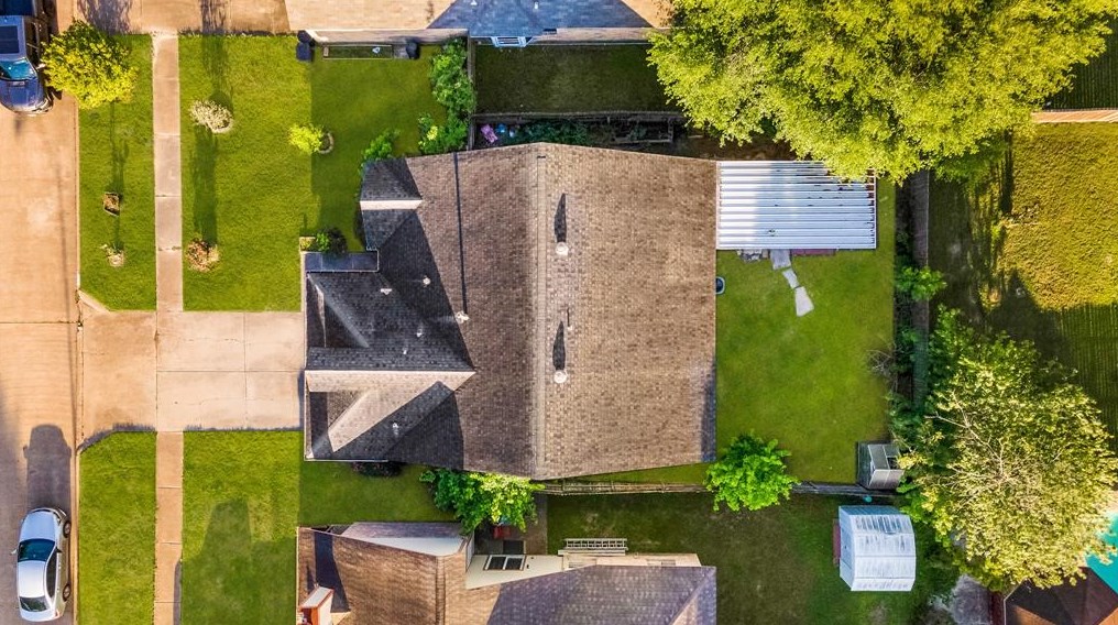 8019 Log Holw Dr, Houston TX  77040-1808 exterior