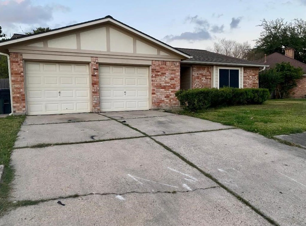 13019 Tregarnon Dr, Houston TX  77015-2020 exterior