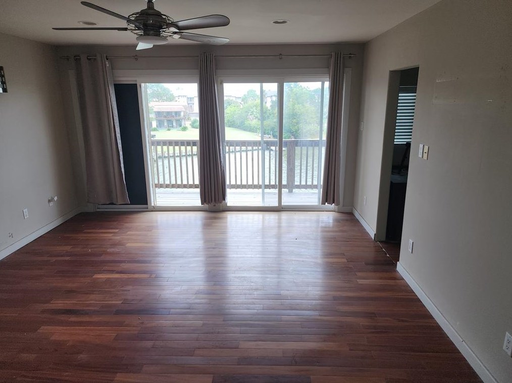 2522 Baycrest Dr, Houston TX  77058-3704 exterior