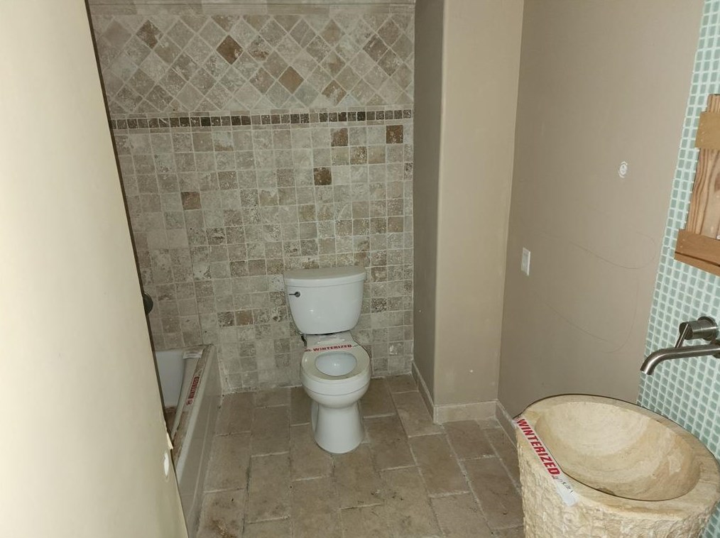 2522 Baycrest Dr, Houston TX  77058-3704 exterior