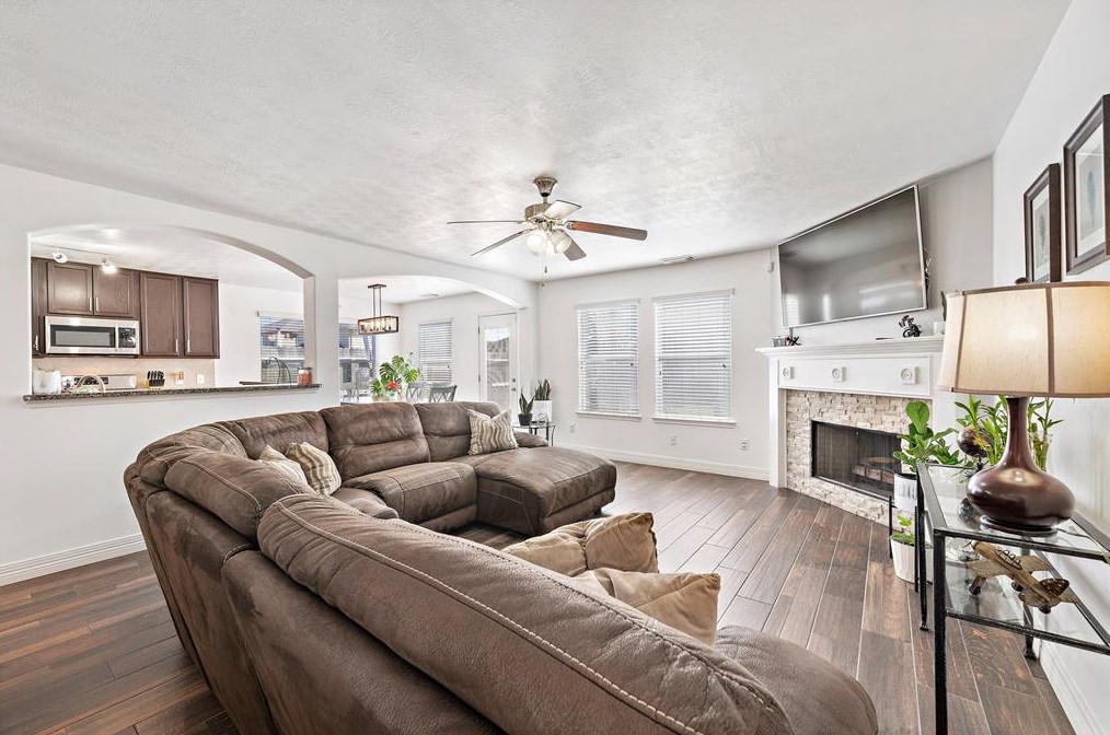 8303 Hardy Elm St, Spring TX  77379-3793 exterior