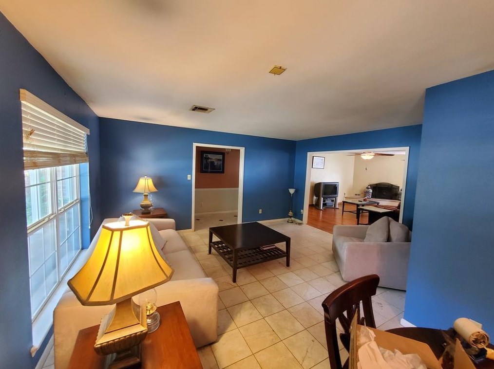 10315 Metronome Dr, Houston TX  77043-2921 exterior