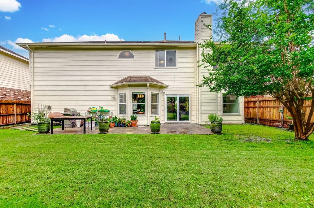 13918 Somersworth Dr, Houston TX  77041-5837 exterior