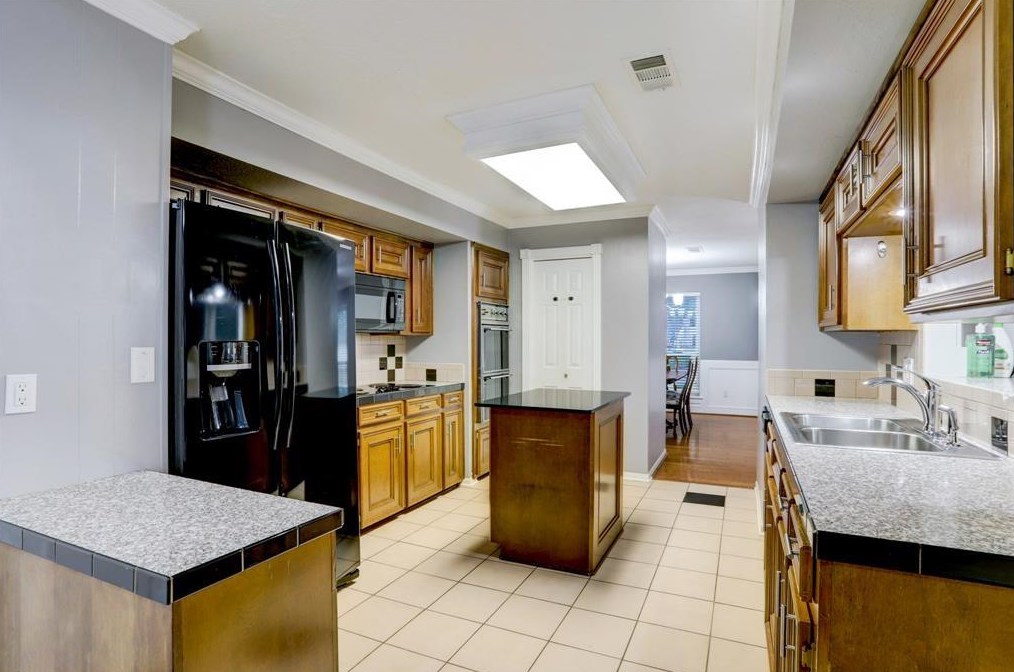315 Enchanted Trail Dr, Spring TX  77388-8924 exterior
