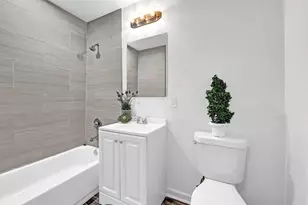 304 E Foley St, Alvin, TX 77511 - Photo 11