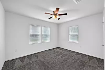 304 E Foley Street, Alvin, TX 77511 - Photo 9