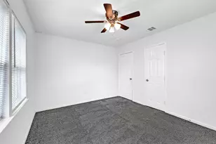 304 E Foley St, Alvin, TX 77511 - Photo 15