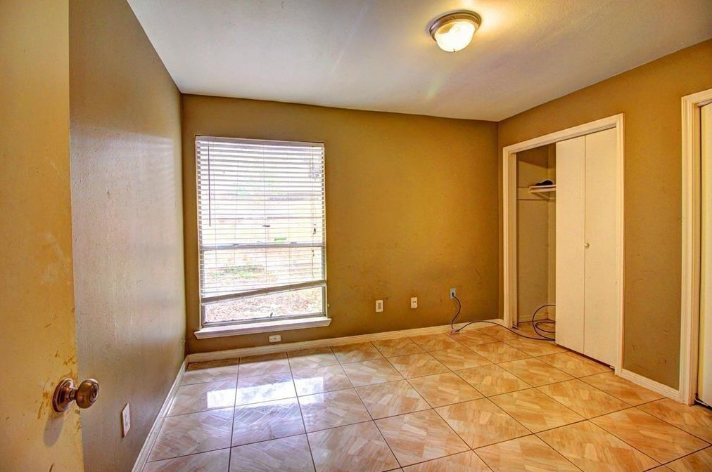 11818 Plumpoint Dr, Houston TX  77099-3137 exterior