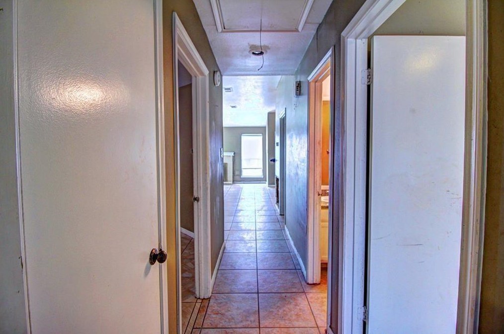 11818 Plumpoint Dr, Houston TX  77099-3137 exterior