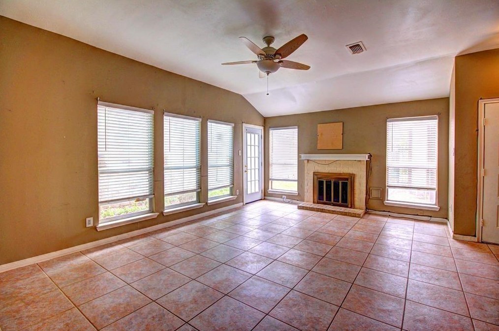 11818 Plumpoint Dr, Houston TX  77099-3137 exterior