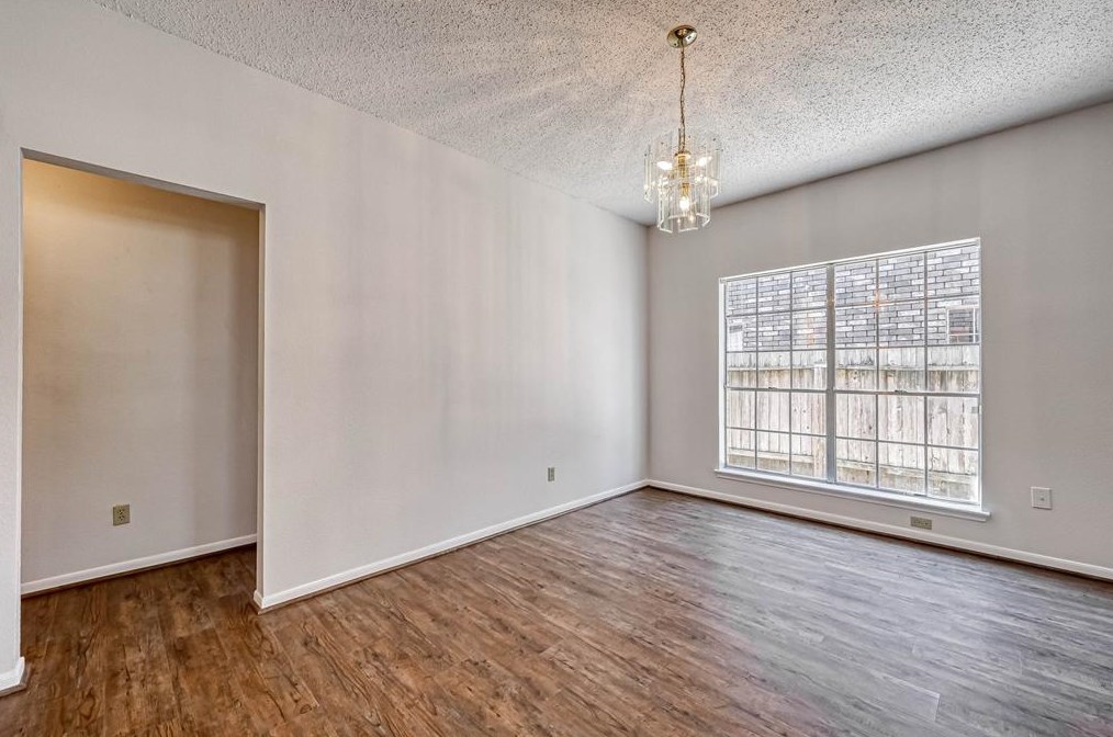 1231 Clear Vly Dr, Houston TX  77014-3656 exterior