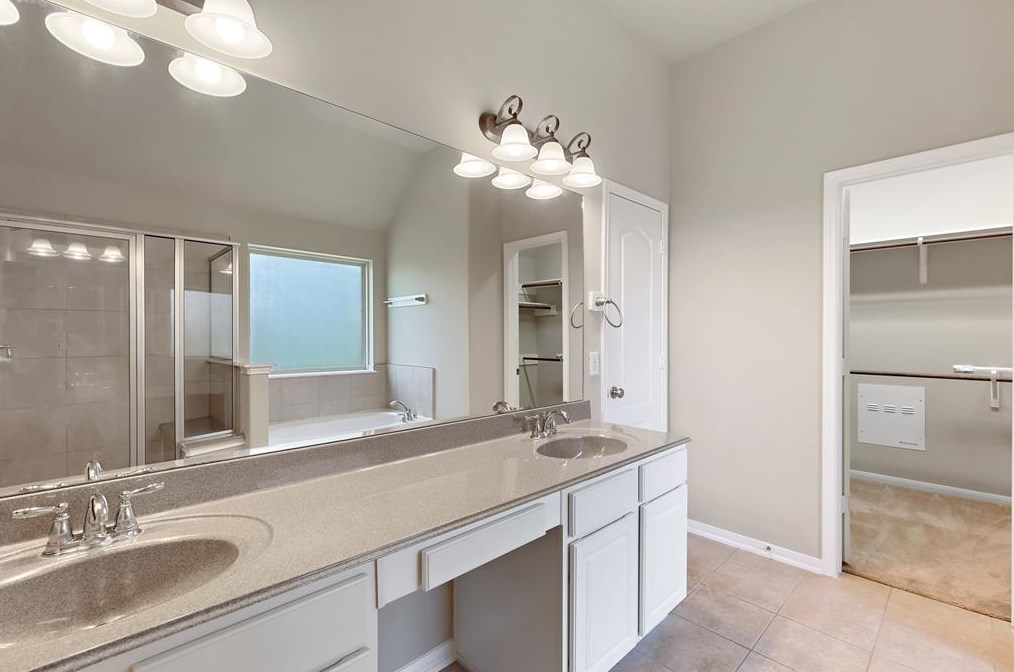 2524 Golfcrest Dr, Houston TX  77089-7021 exterior