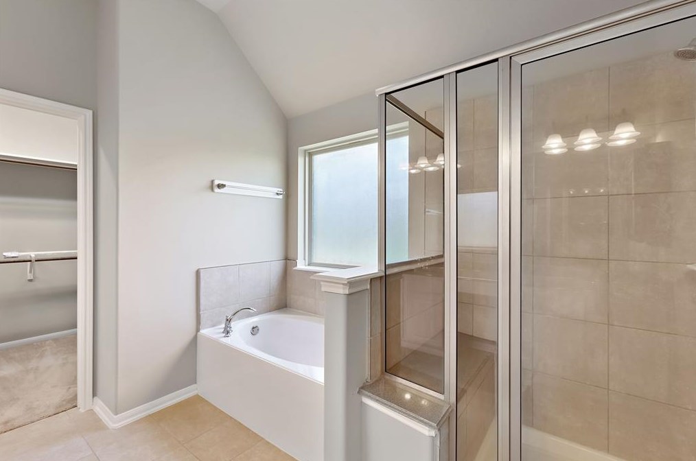 2524 Golfcrest Dr, Houston TX  77089-7021 exterior