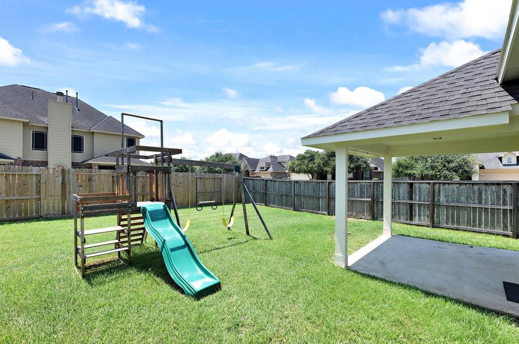 2524 Golfcrest Dr, Houston TX  77089-7021 exterior