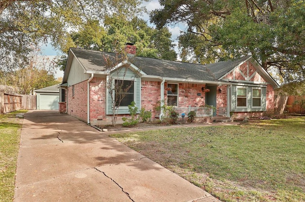 12310 Waldemar Dr, Houston TX  77077-4907 exterior