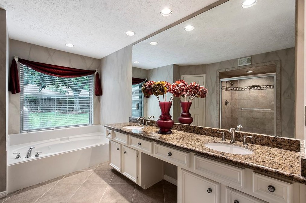 2315 Stephens Grant Dr, Sugar Land TX 77479-2298 exterior