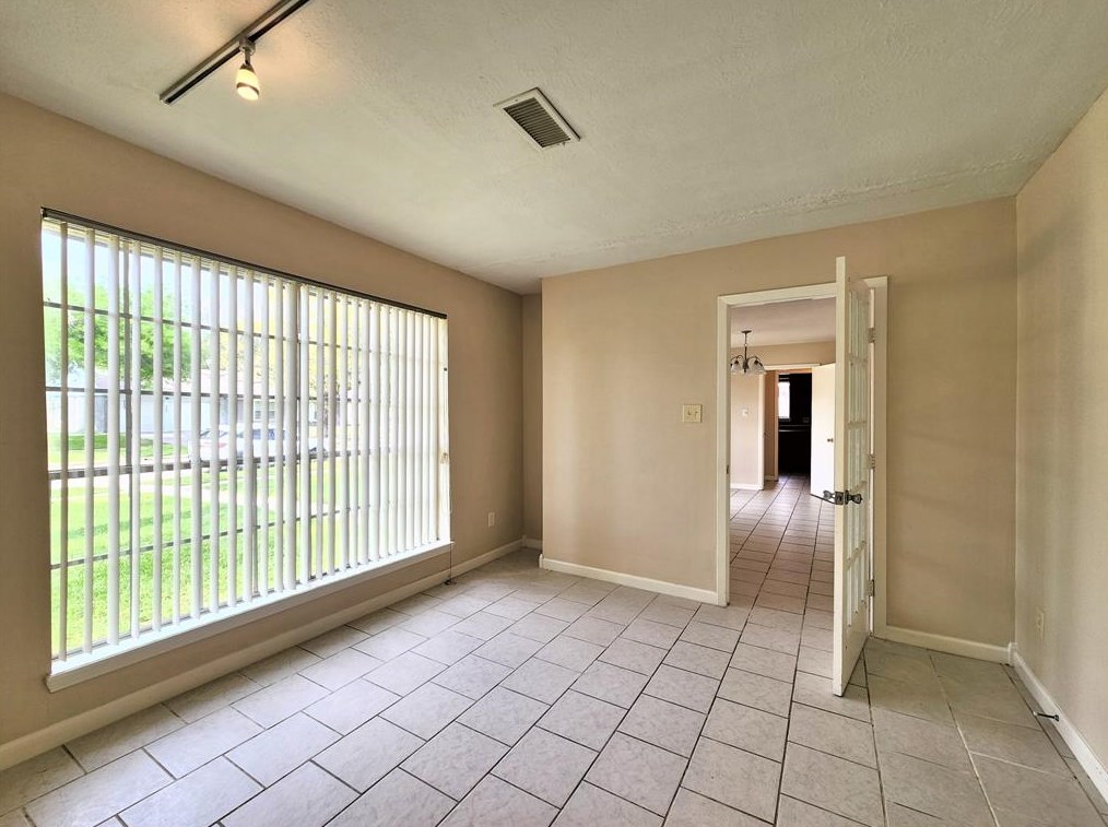 946 Beachcomber Ln, Houston TX  77062-4326 exterior