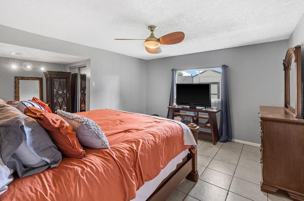 9431 Misty Brg St, Houston TX  77075-5025 exterior