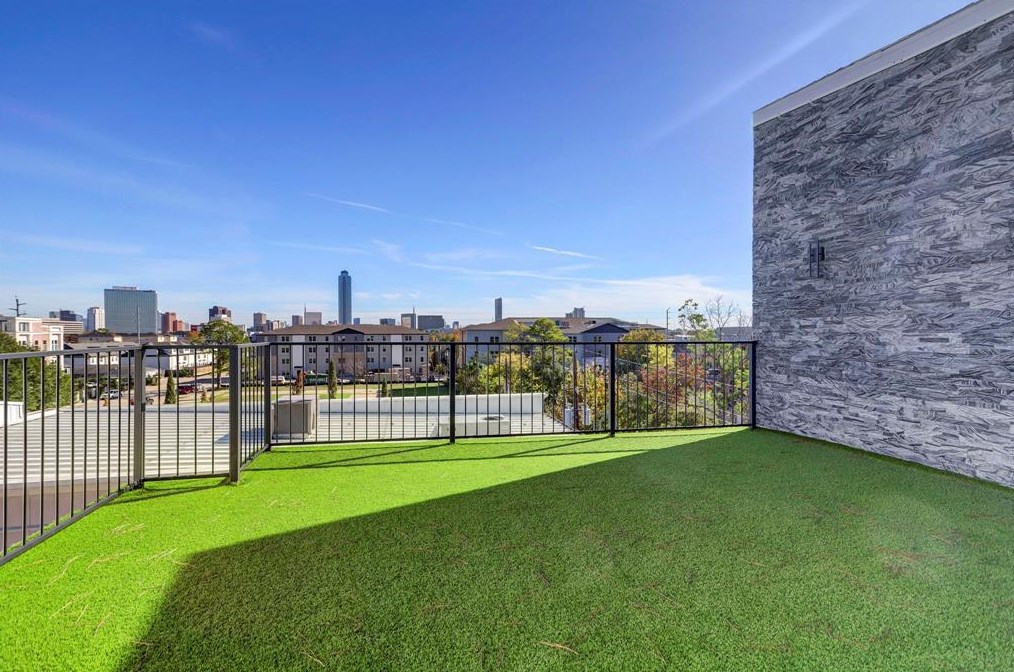 5907 Winsome Ln, Houston TX  77057-5610 exterior