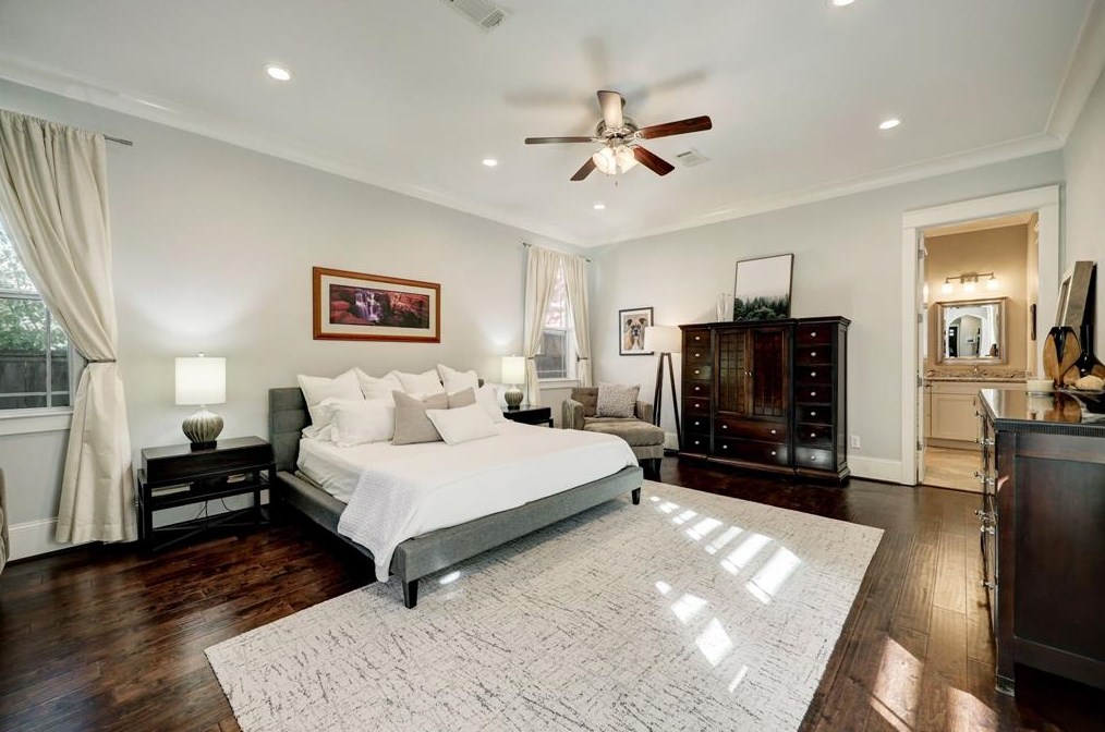 717 10 St, Houston TX  77008-6602 exterior