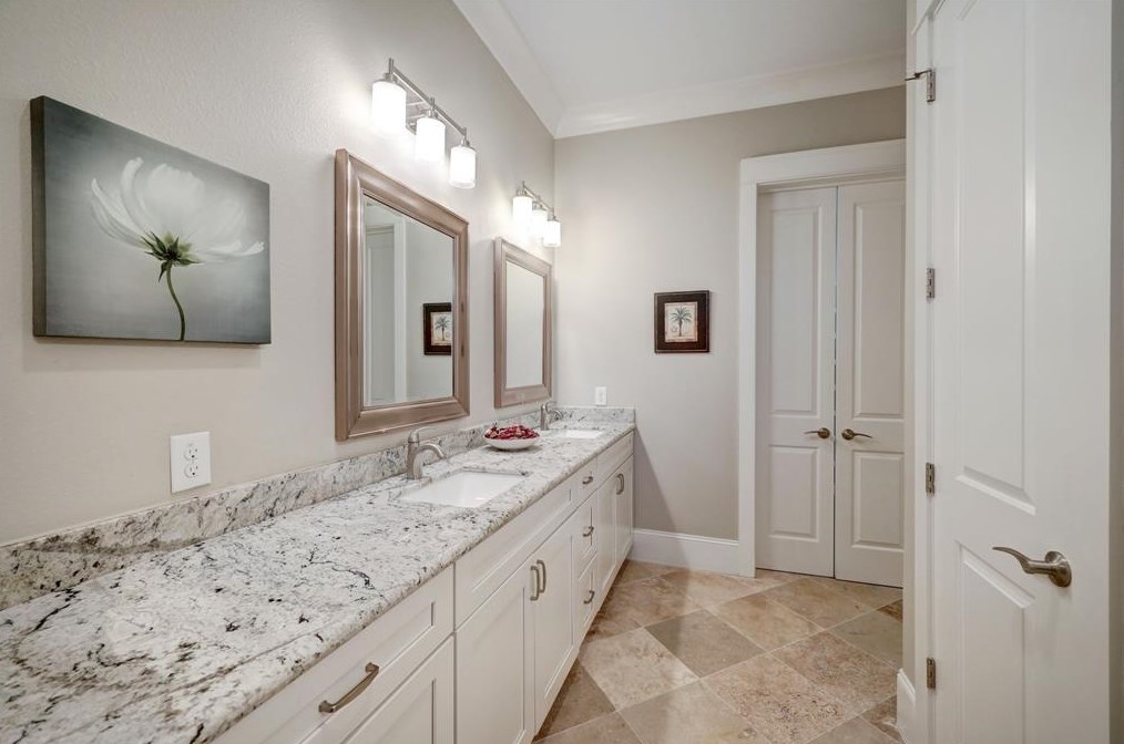 717 10 St, Houston TX  77008-6602 exterior