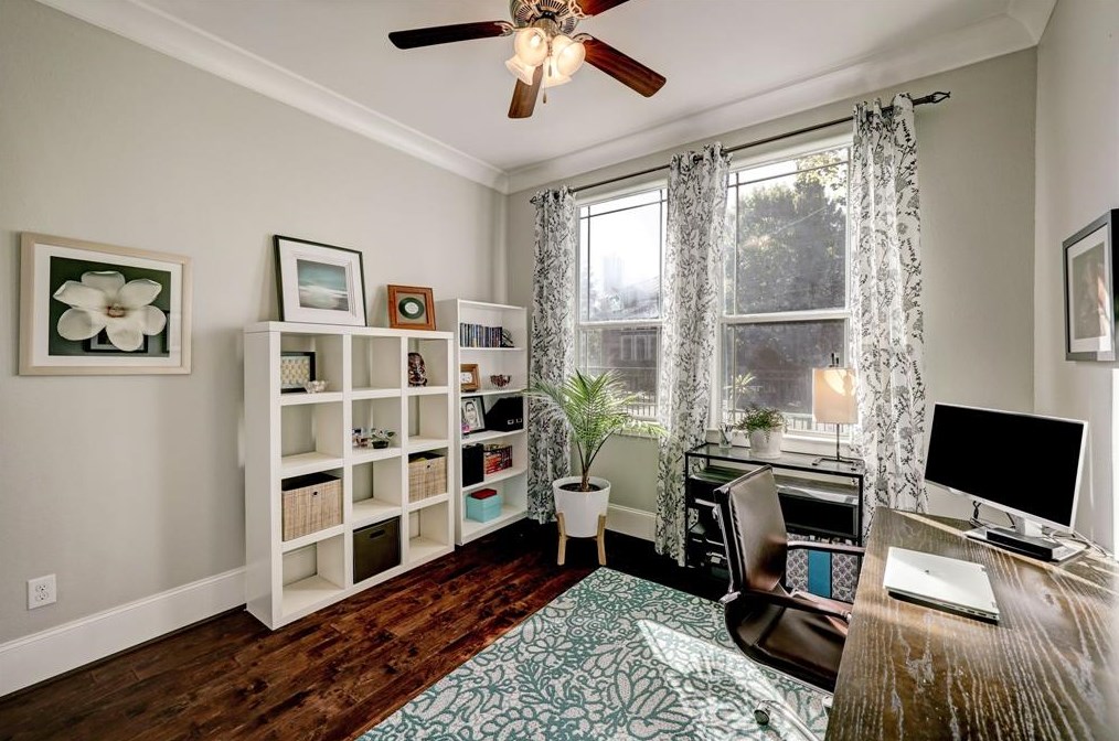 717 10 St, Houston TX  77008-6602 exterior